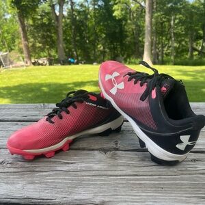 Softball Pink & Black Girls Cleats Under Armour   Sporty Athletic Shoes Sz 4.5 Y